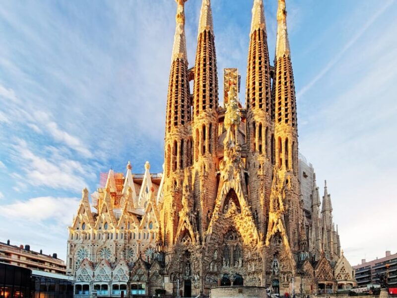 tour-barcelona-with-sagrada-familia