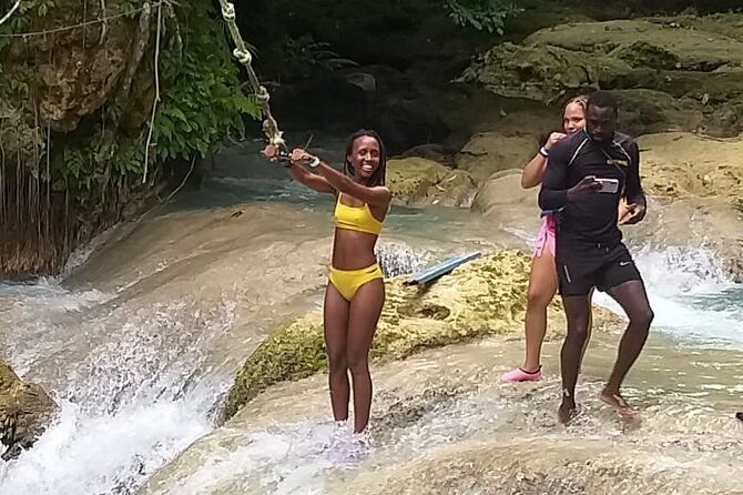 tour-blue-hole-and-secret-fall-with-a-stop-at-duns-river-fall