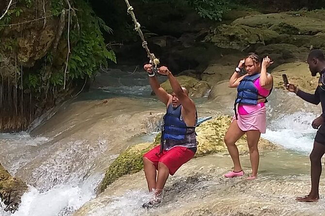 tour-blue-hole-and-secret-fall-with-a-stop-at-duns-river-fall