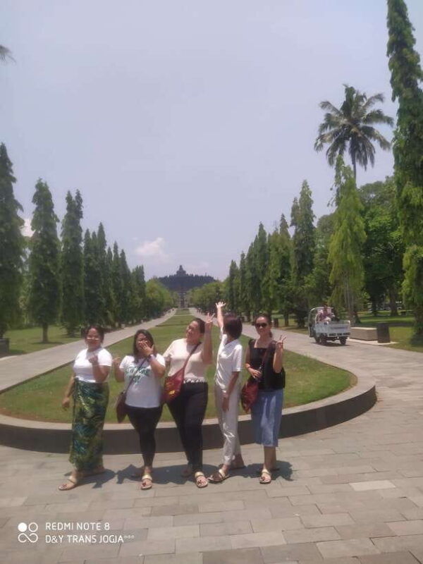 tour-borobudur-and-prambanan-temple