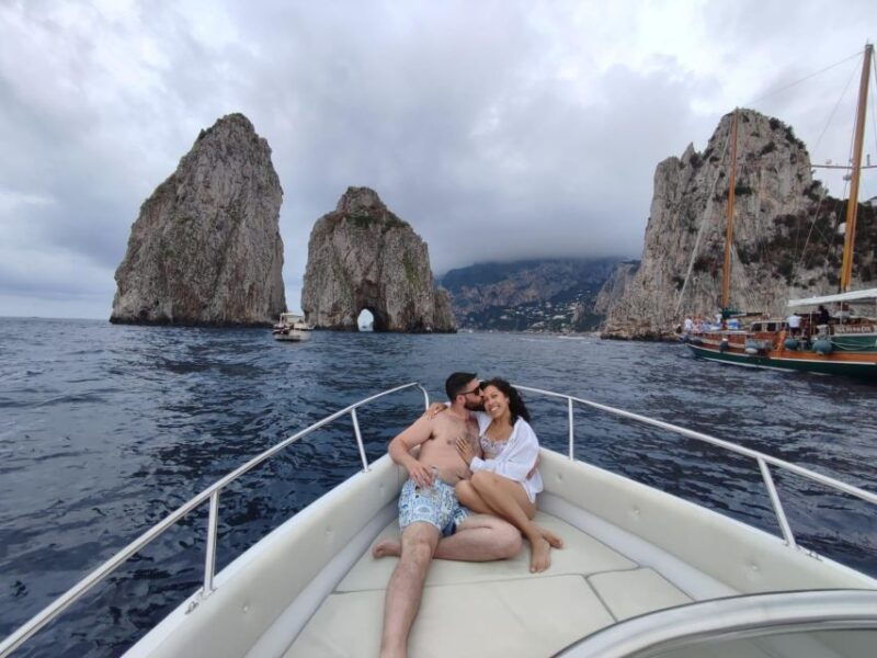 tour-capri-discover-the-island-of-vips-by-boat