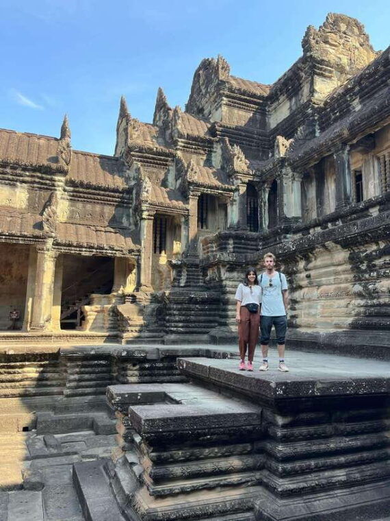 tour-de-friends-discover-angkor-wat-full-day-bike-tour