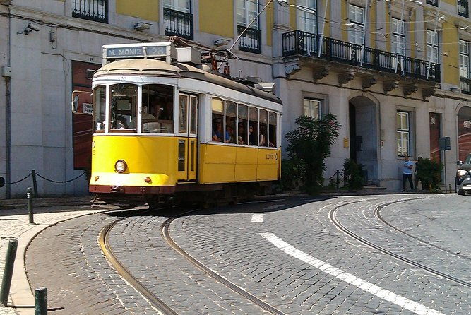 tour-discover-the-charms-and-secrets-of-the-beautiful-city-of-lisbon