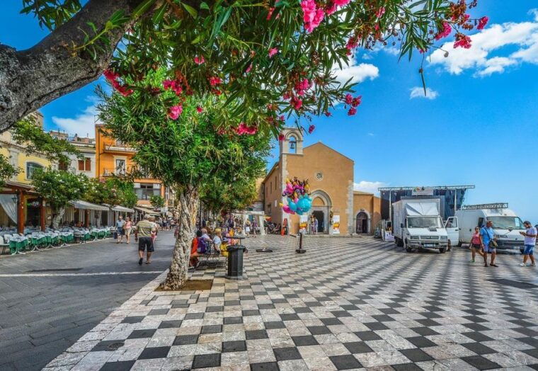tour-from-messina-to-taormina-castelmola-isola-bella