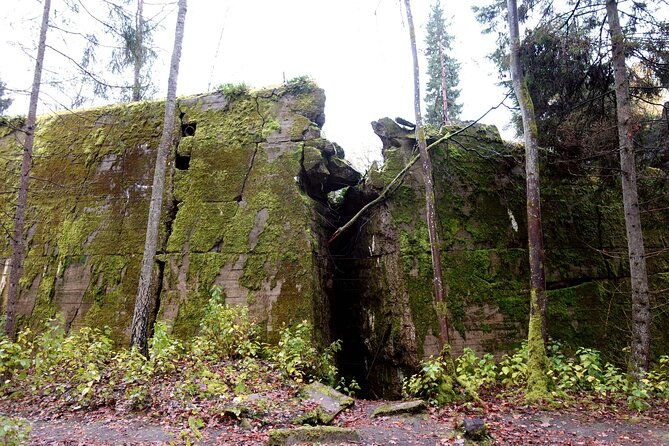 tour-from-warsaw-wolfs-lair-hitlers-hq-zones-i-and-ii