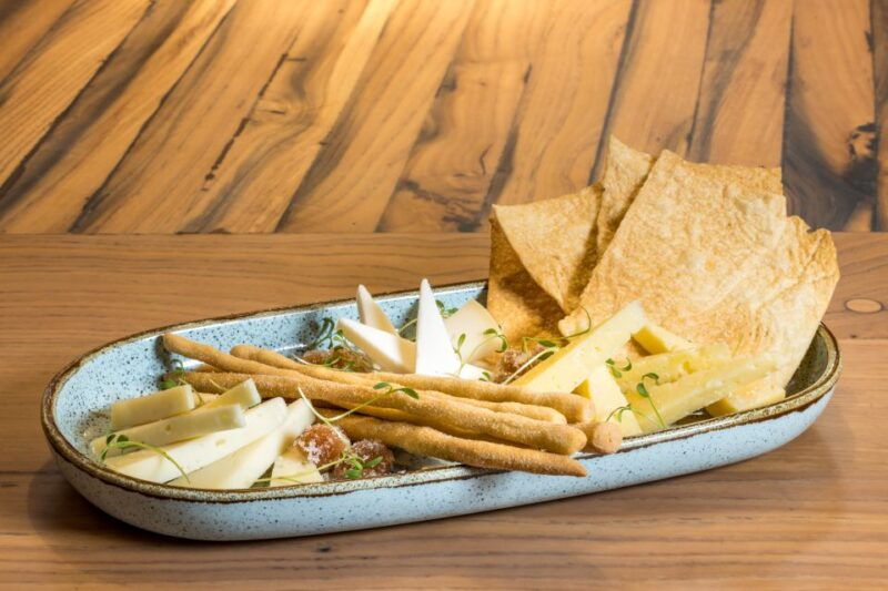 tour-gastronomic-experience-carpaccio-salmon-cheeses