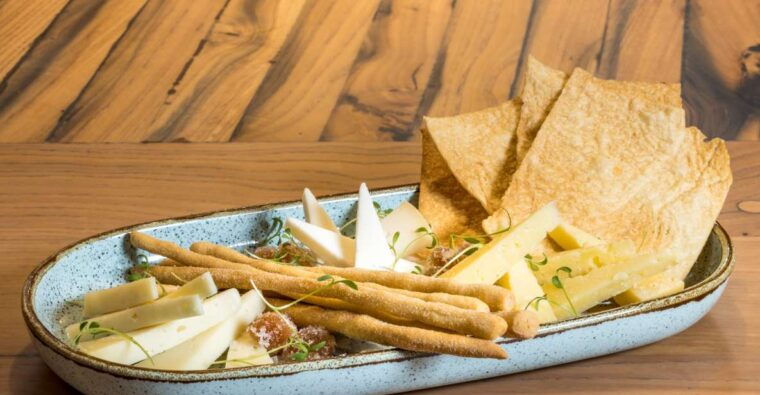 tour-gastronomic-experience-carpaccio-salmon-cheeses