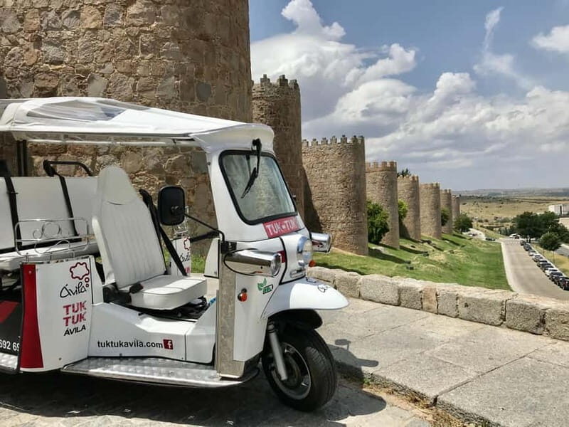 TOUR GUIADO EN TUK TUK POR AVILA 1 HORA - Key Points