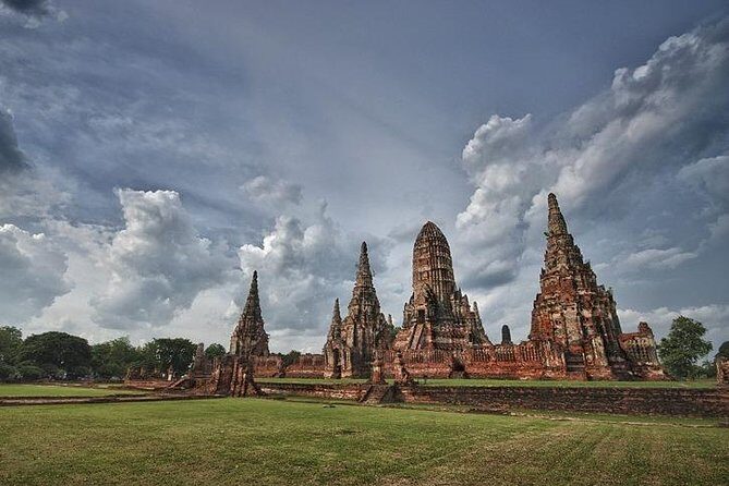 Tour guide Driver service - A Deep Dive into the Tour Experience