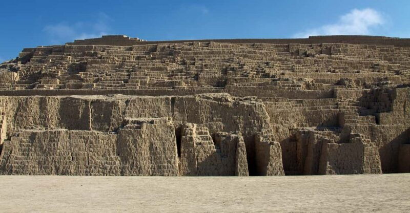 tour-huaca-pucllana-pyramids-and-pre-columbian-antiquity