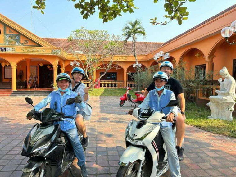 tour-hue-on-the-back-of-a-motorbike
