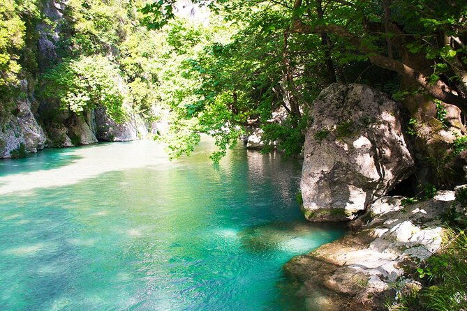 tour-in-acheron-river