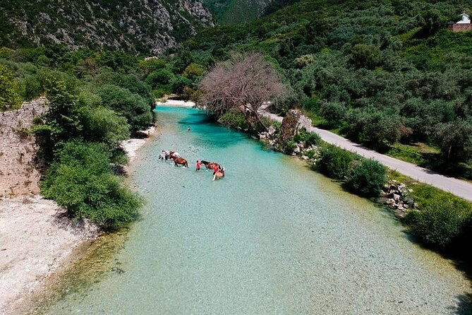 tour-in-acheron-river