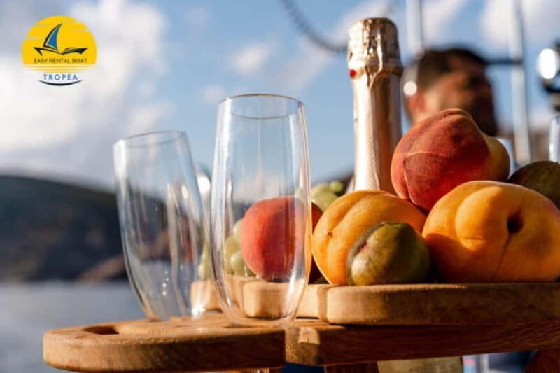 Tour in barca Costa degli Dei con Aperitivo e Snorkeling - Onboard Comfort and Practical Tips