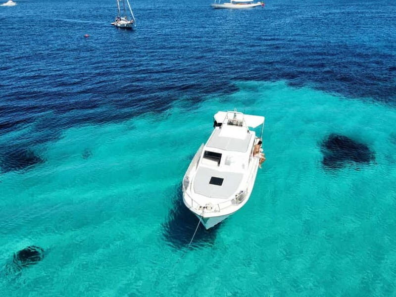 Tour in barca dell'Arcipelago di La Maddalena con pranzo - The Experience on Board