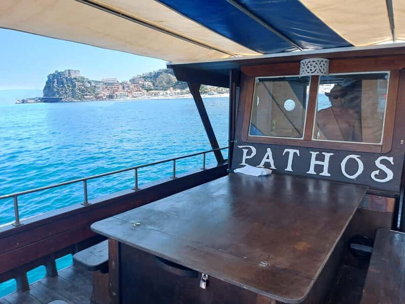 tour in barca-visita grotte con sosta bagno a cala janculla - Key Points