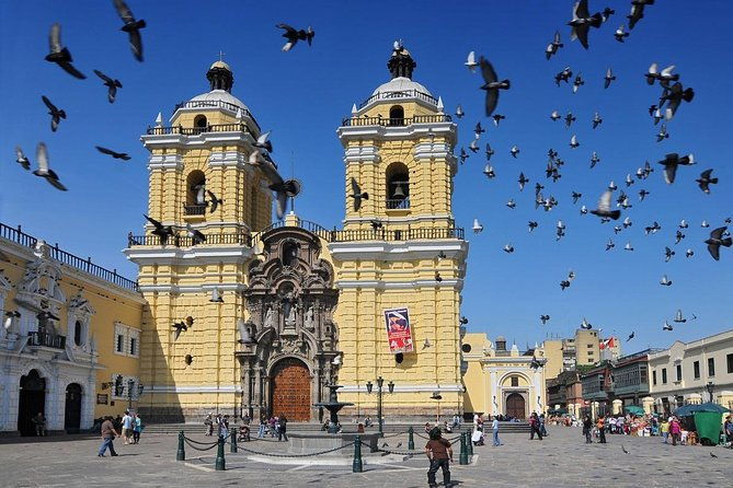tour-in-lima-with-visit-to-the-catacombs-of-san-francisco