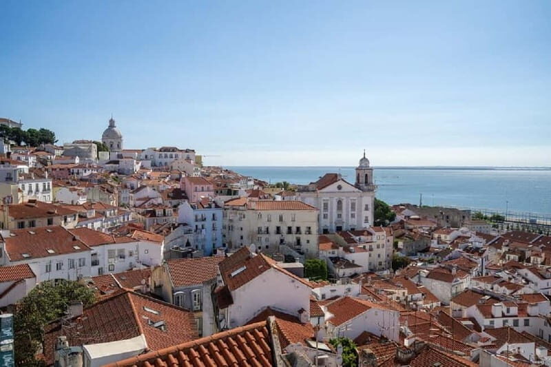 Tour in Lisbon: Poets Tour by TukTuk CTuk. - Key Points