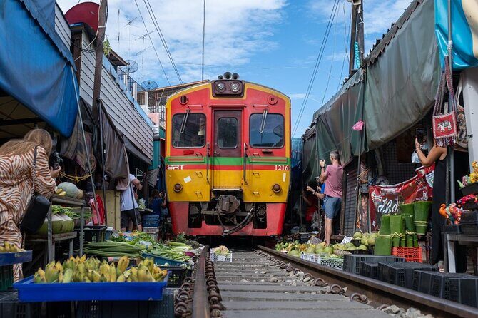 Tour in Maeklong Railway, Floating Market and Ayutthaya - Key Points