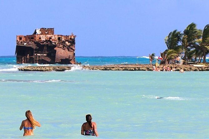 tour-in-pontoon-to-the-aquarium-bahia-palito-mangroves-rocky-cay