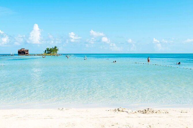 tour-in-pontoon-to-the-aquarium-bahia-palito-mangroves-rocky-cay