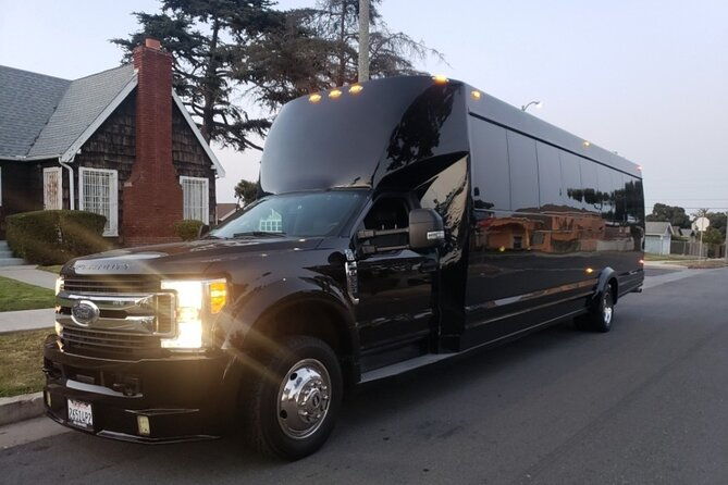 tour-in-sofi-stadium-in-party-bus