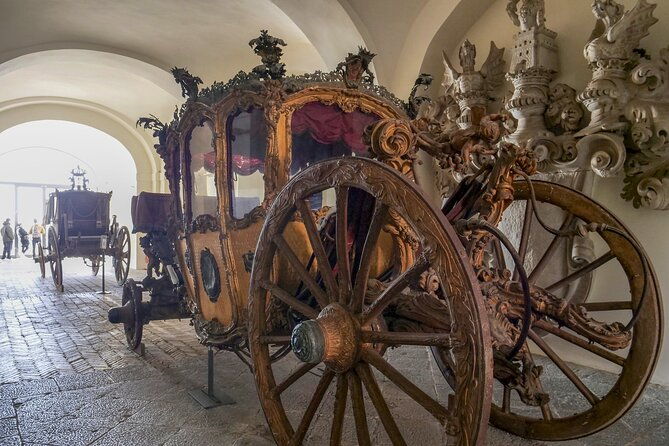 tour-in-the-charterhouse-of-st-martin-and-pedamentina-with-an-art-expert