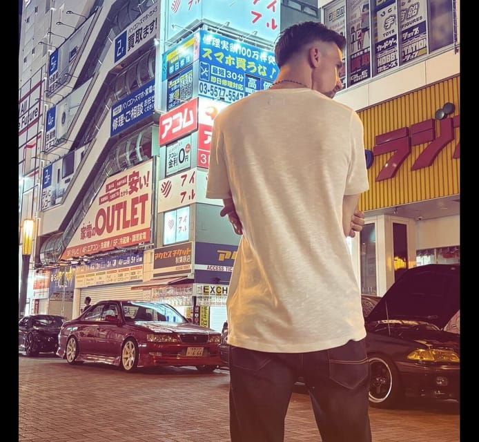 tour-jdm-drift-visit-on-foot-in-tokyo-with-a-drift-driver