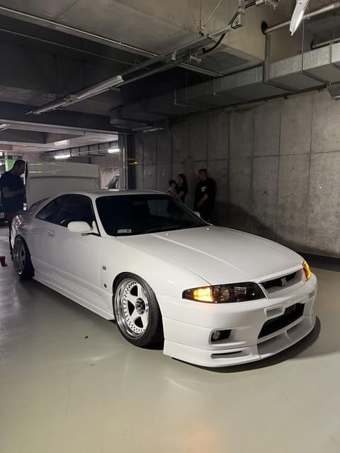 tour-jdm-drift-visit-on-foot-in-tokyo-with-a-drift-driver