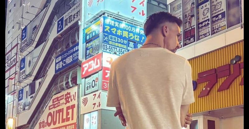 tour-jdm-drift-visit-on-foot-in-tokyo-with-a-drift-driver