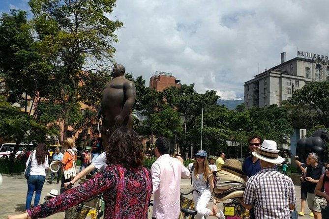 tour-medellin-by-bike