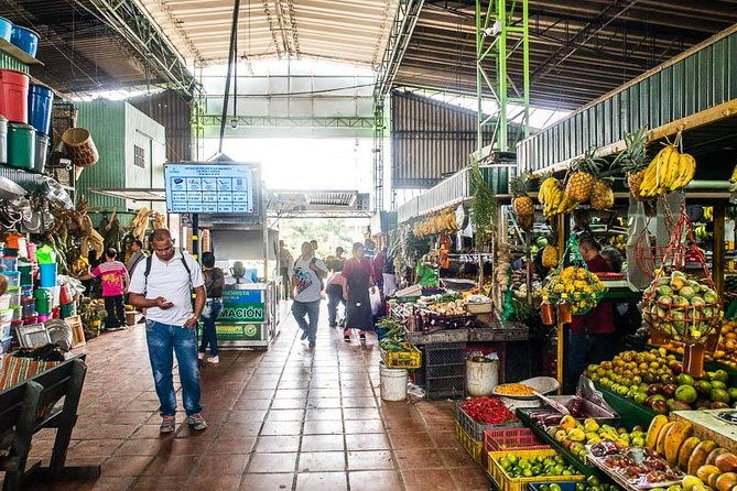 tour-medellin-market