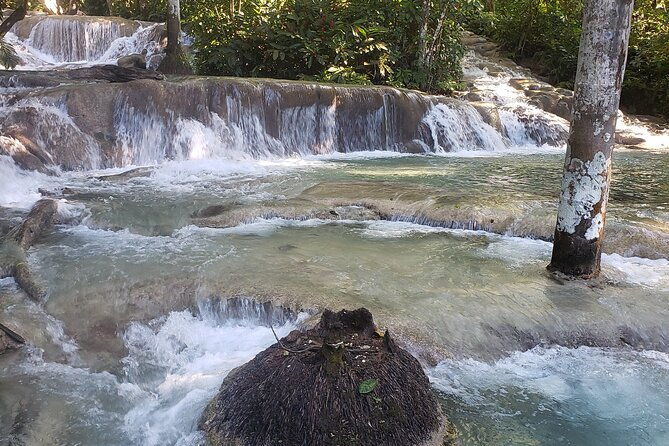 tour-of-dunns-river-falls-from-montego-bay-resorts