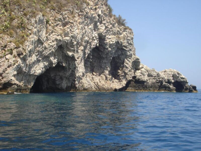 tour-of-giardini-naxos-taormina-isola-bella-blue-grotto