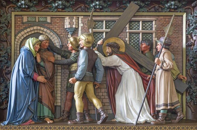 tour-of-historical-bruges-knowing-the-jerusalem-chapel