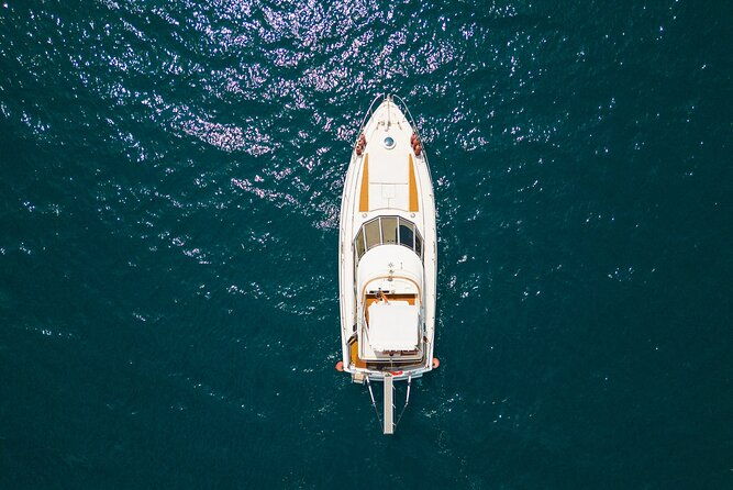 tour-of-ischia-in-private-yacht