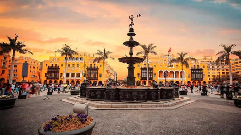 tour-of-lima-including-a-visit-to-the-magical-water-circuit