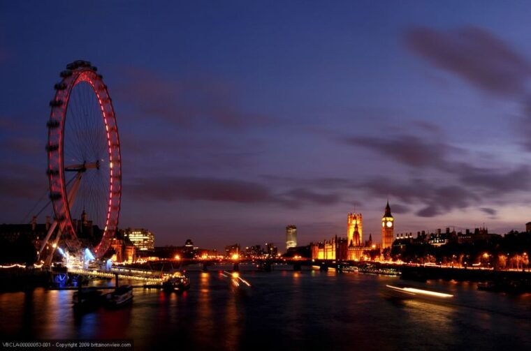 tour-of-london-and-christmas-day-lunch-cruise