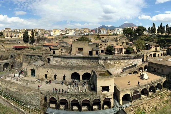 tour-of-mt-vesuviuspompeiiherculaneum-full-day