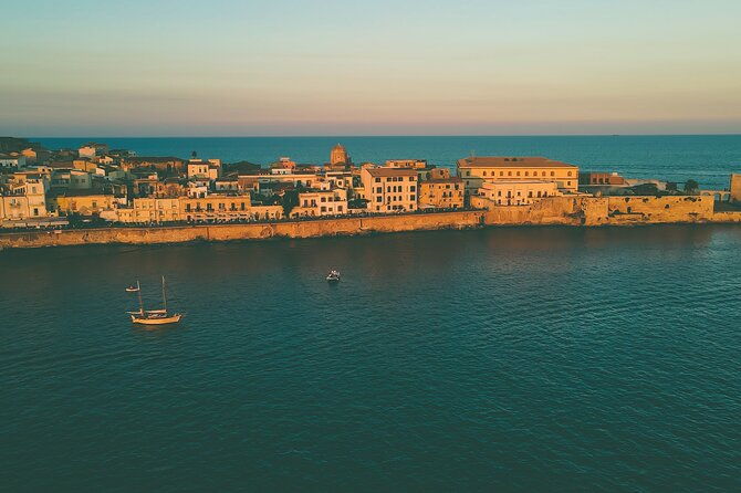 tour-of-ortigia-and-sea-caves-by-boat-in-syracuse