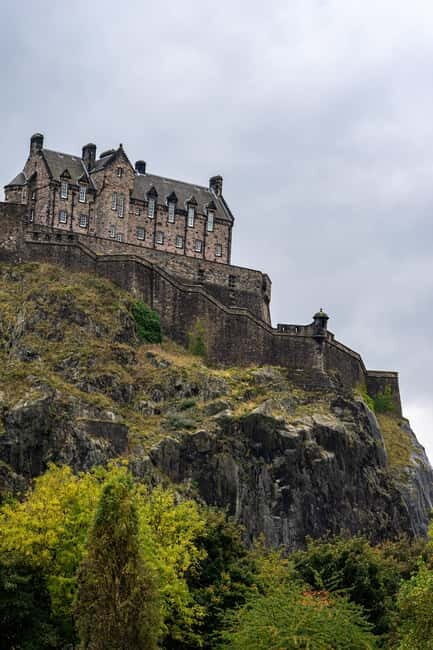 Tour of Outlander In Edinburgh - A Detailed Look at the Outlander Tour Experience