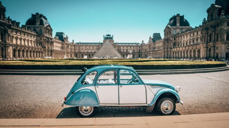 tour-of-paris-in-citroen-2cv