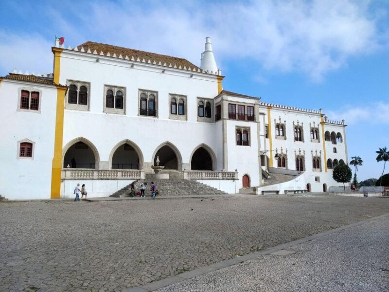 tour-of-pena-palace-azenhas-do-mar-cabo-da-roca-and-cascais