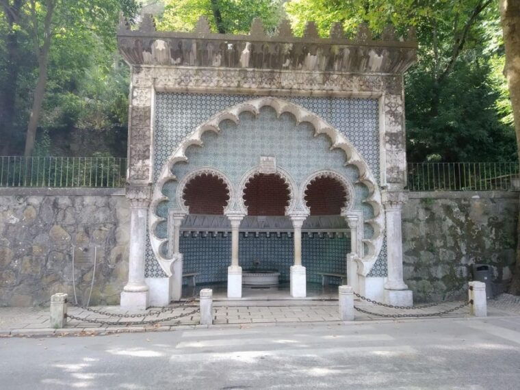 tour-of-pena-palace-azenhas-do-mar-cabo-da-roca-and-cascais