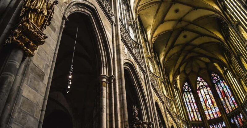 tour-of-prague-castle-in-italian-language-ticket-included