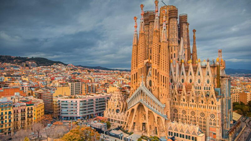 tour-of-stories-and-legends-inside-the-sagrada-familia