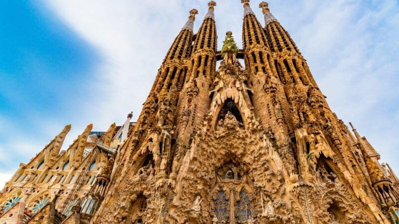 tour-of-stories-and-legends-inside-the-sagrada-familia