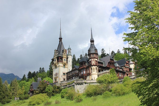 tour-of-the-3-castles-bran-rasnov-and-peles-in-spanish-native-spanish-guide