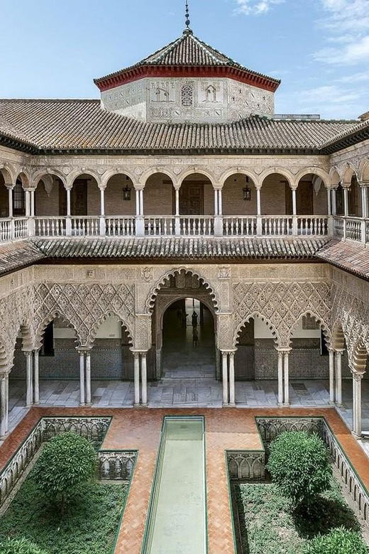 tour-of-the-alcazar-of-seville-3