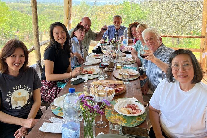 tour-of-the-alpacas-and-the-pigs-of-cinta-senese-in-montepulciano